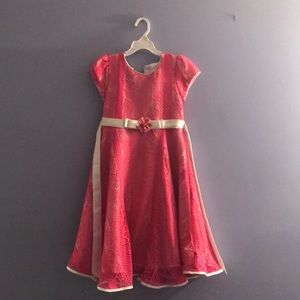 short sleeved pink lace white under body dress.